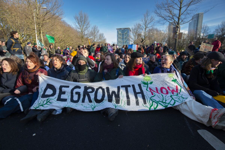 Degrowth and disarmament: ecological peacebuilding for the 21st century